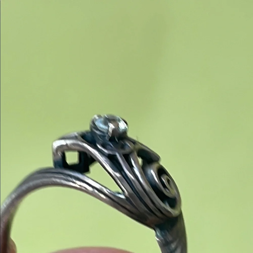 Antique Sterling Silver Swirl Ring with Cristal